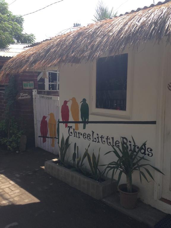 Three Little Birds Homestay Джили Трауанган Екстериор снимка