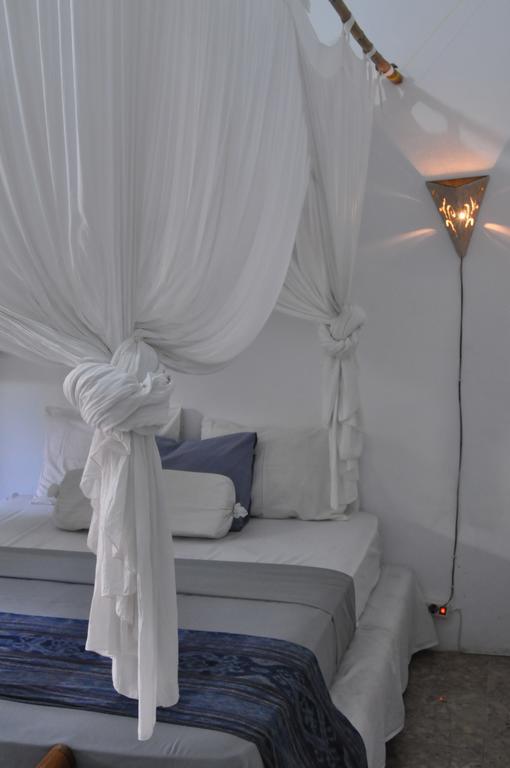 Three Little Birds Homestay Джили Трауанган Екстериор снимка